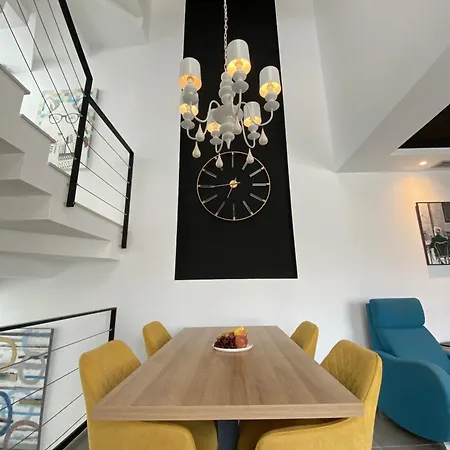Сasa de vacaciones Modern In With Private Pool