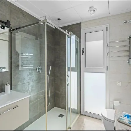 Modern In With Private Pool 托雷维耶哈